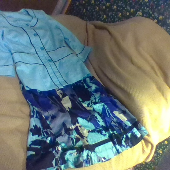 Extra small light blue jacket and matching skirt - Picture 2 of 2